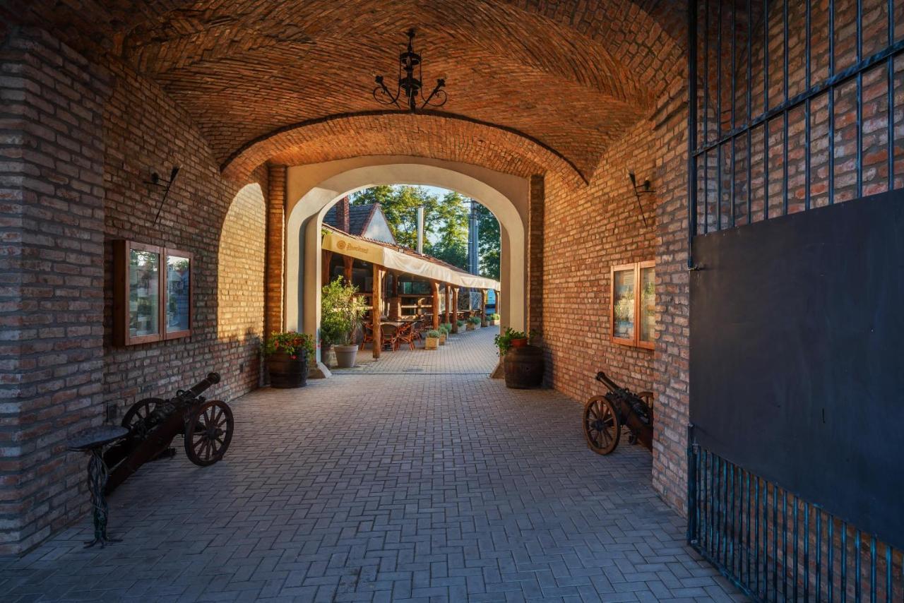 Chateau Krakovany Екстериор снимка