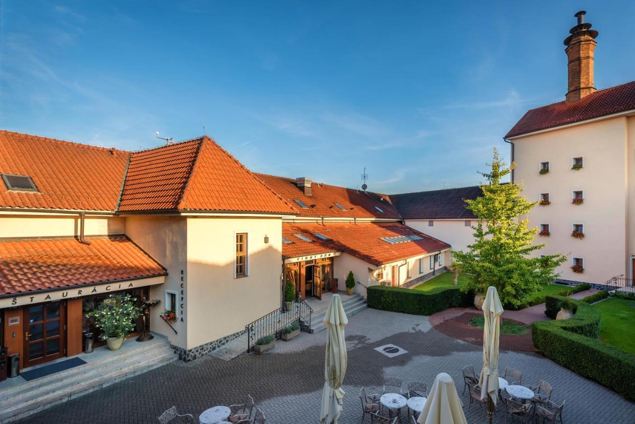 Chateau Krakovany Екстериор снимка