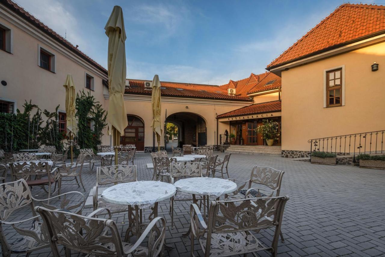 Chateau Krakovany Екстериор снимка